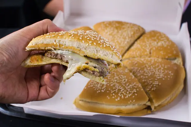 burger king pizza burger - Cómo se llama la hamburguesa de 1 € de Burger King