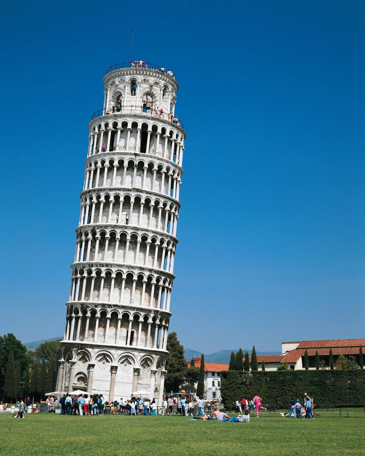 pizza tower italia - Cuándo se terminó la torre de pizza