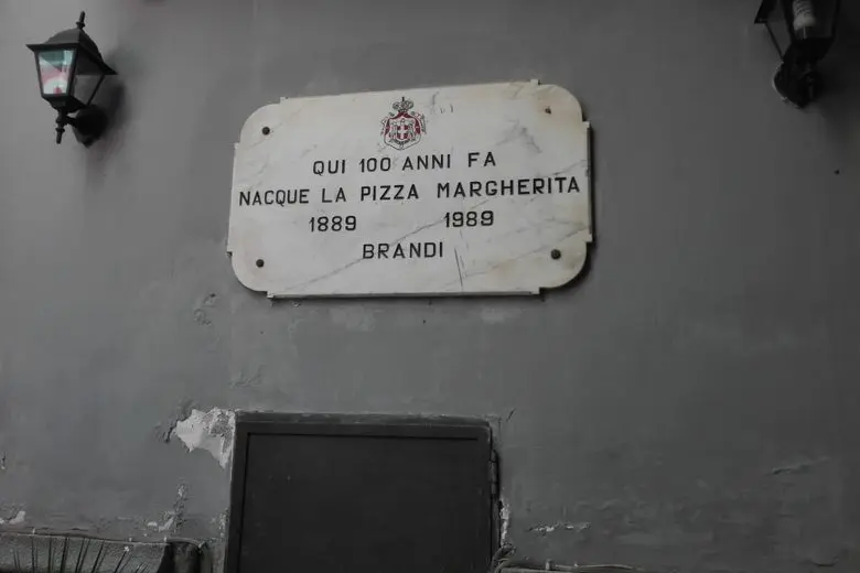 pizza birthplace - Dónde se inventó la pizza en Nápoles