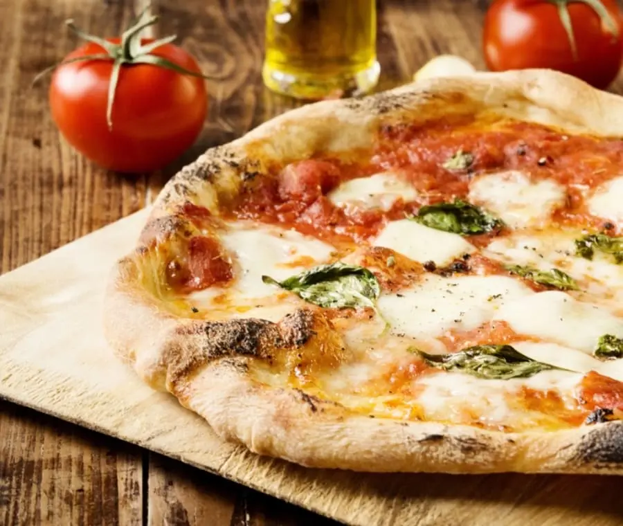 calorie in una pizza margherita - Quante calorie ha una pizza margherita contemporanea