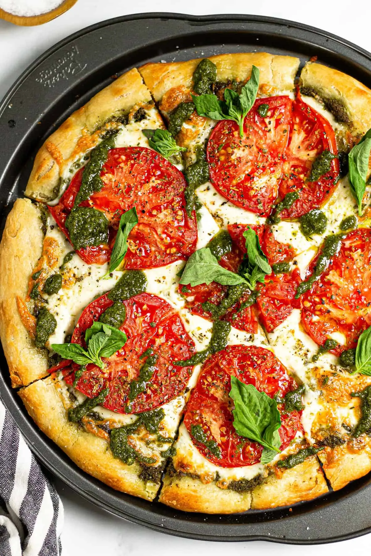 pizza with pesto sauce - What is pesto pizza sauce made of