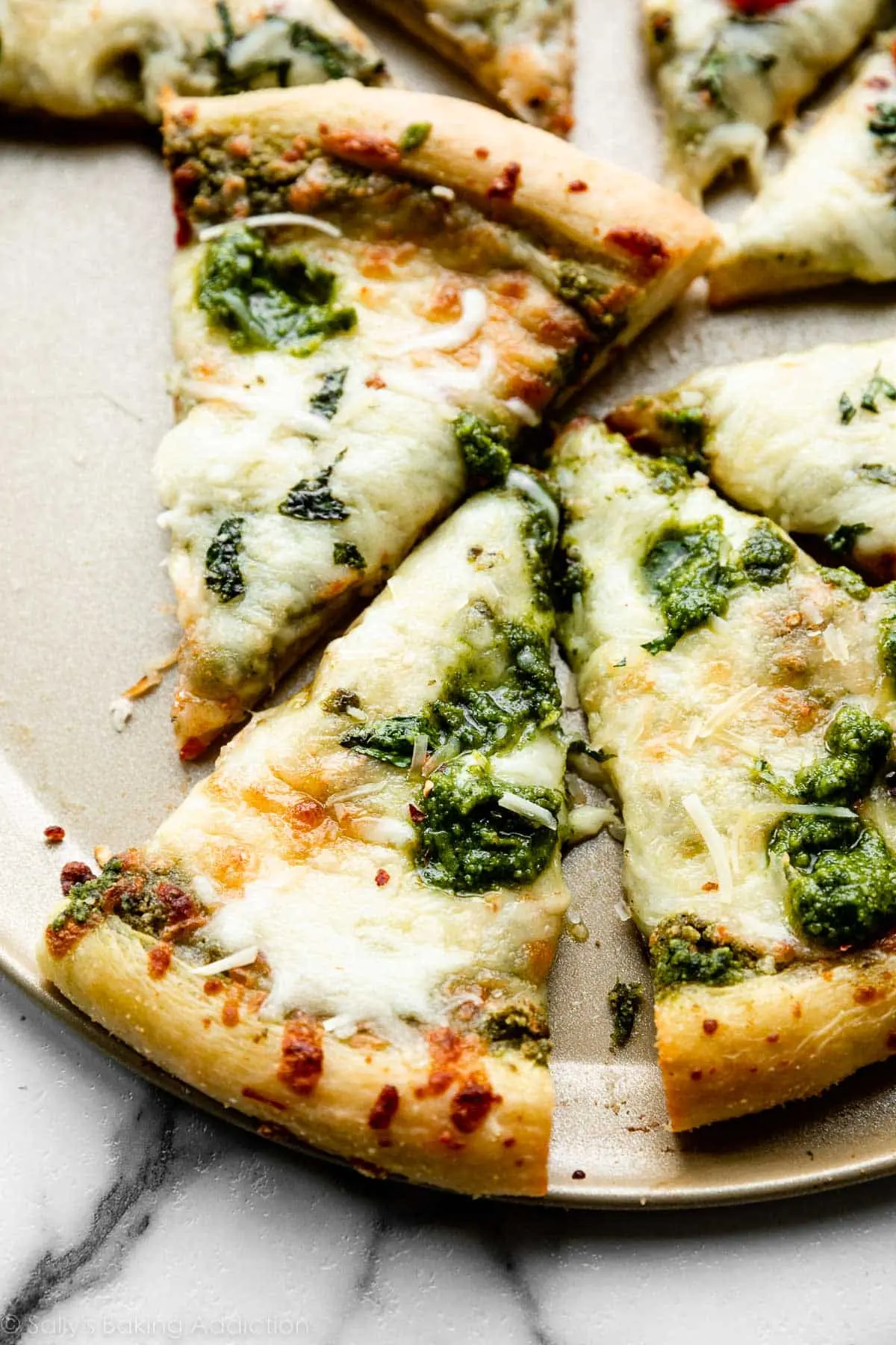 pizza with pesto sauce - What is the name of the Italian pizza with pesto